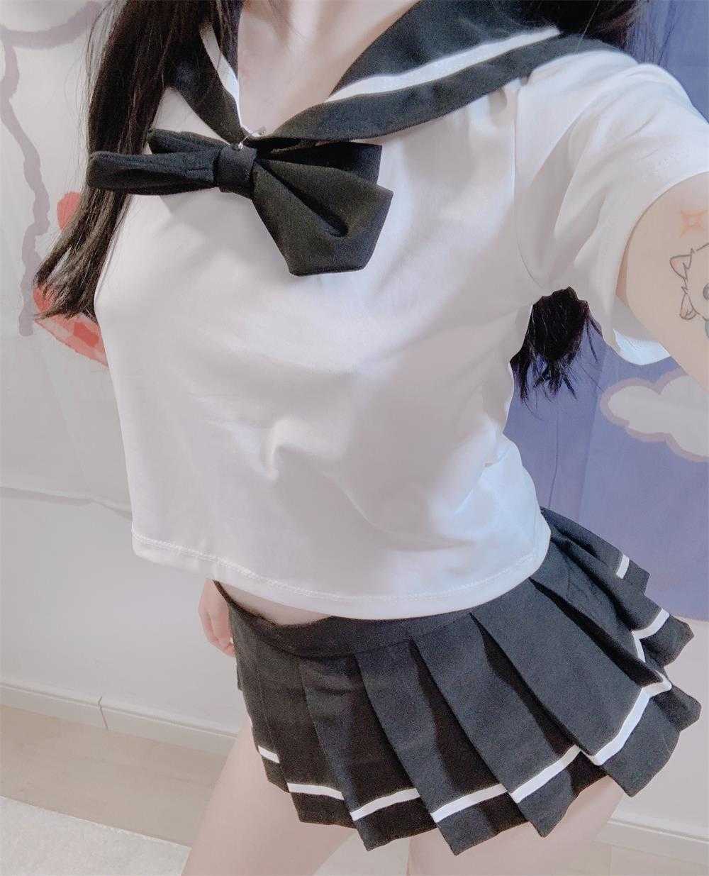 里有—JK黑白制服[27P/3V/500M](1